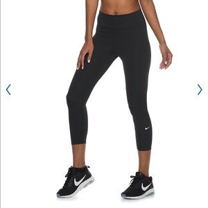 Nike Crop Leggings